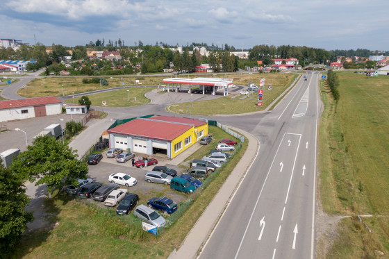 venkovní pohled na autoservis